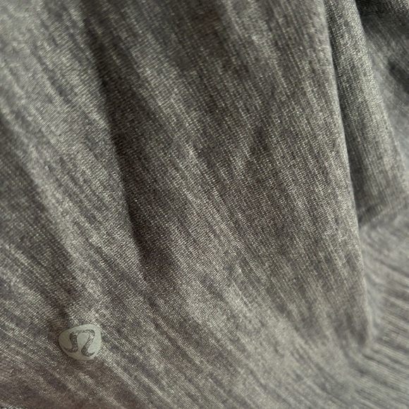 Lululemon Size 6 Tank - Picture 2 of 5